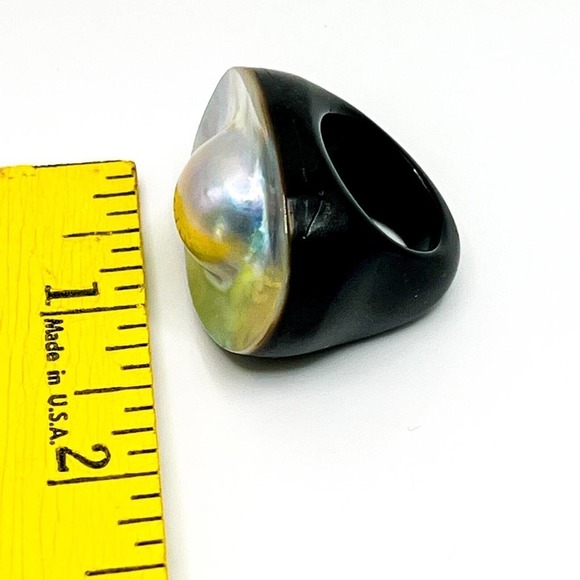 Deb Guyot Black Lucite Blister Iridescent Mother Of Pearl Ring Signed 7.5" - Picture 3 of 7